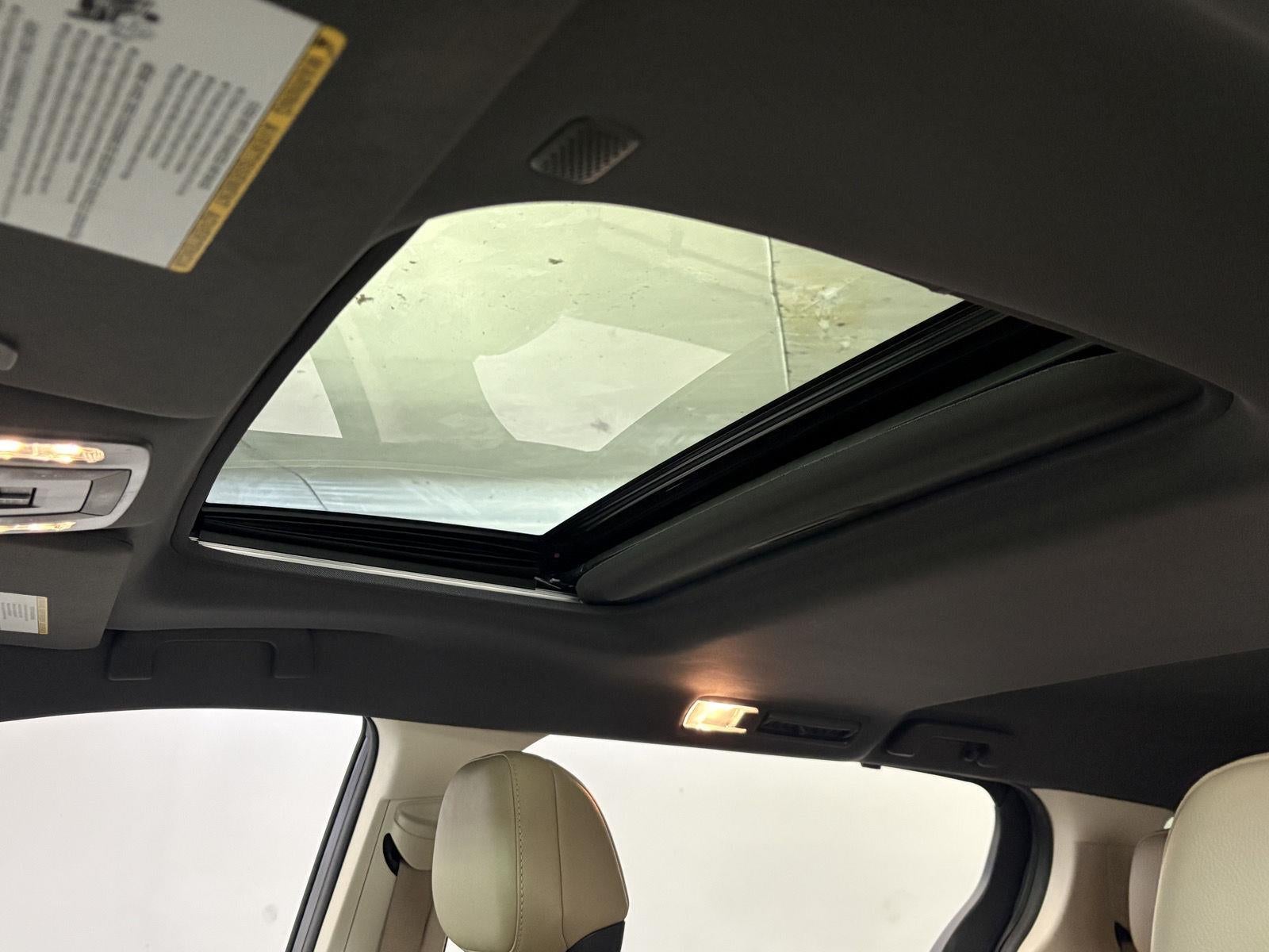 2022 Toyota SIENNA XLE XLE 8-Passenger