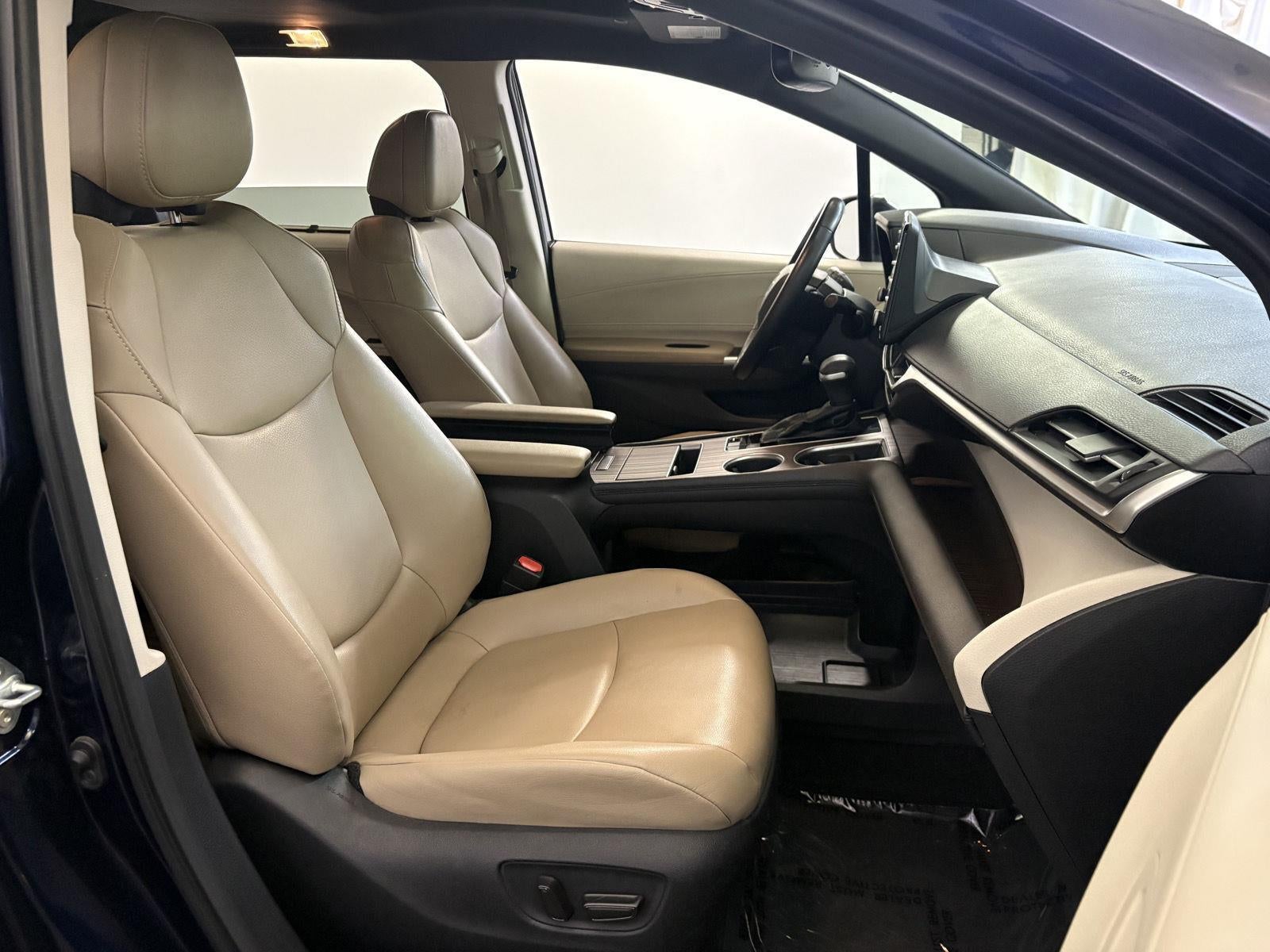 2022 Toyota SIENNA XLE XLE 8-Passenger