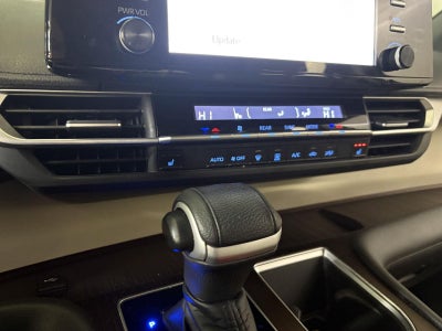 2022 Toyota SIENNA XLE XLE 8-Passenger