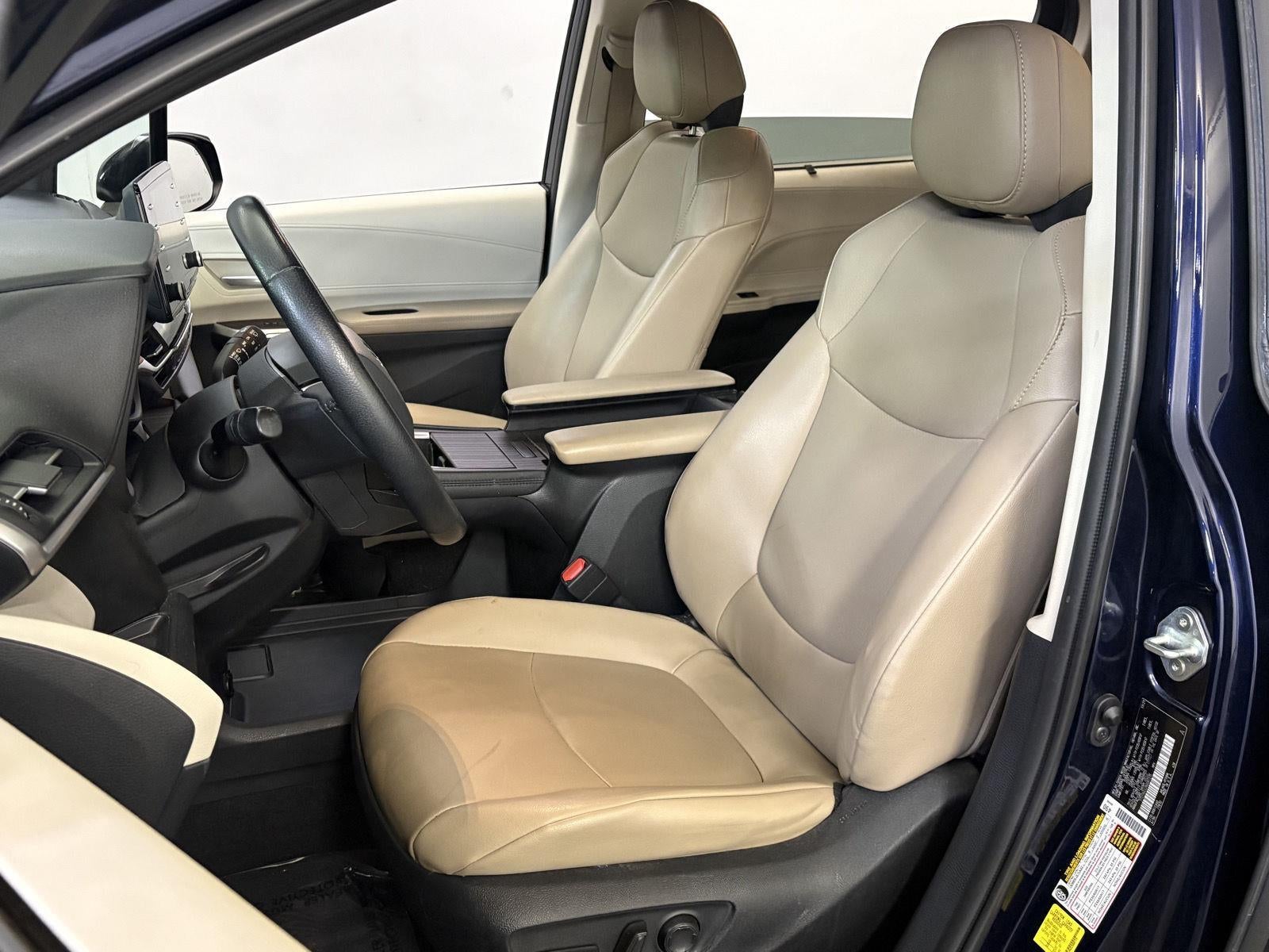 2022 Toyota SIENNA XLE XLE 8-Passenger