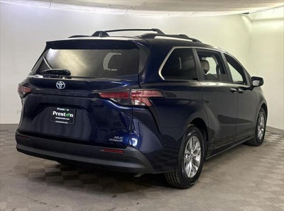 2022 Toyota SIENNA XLE XLE 8-Passenger