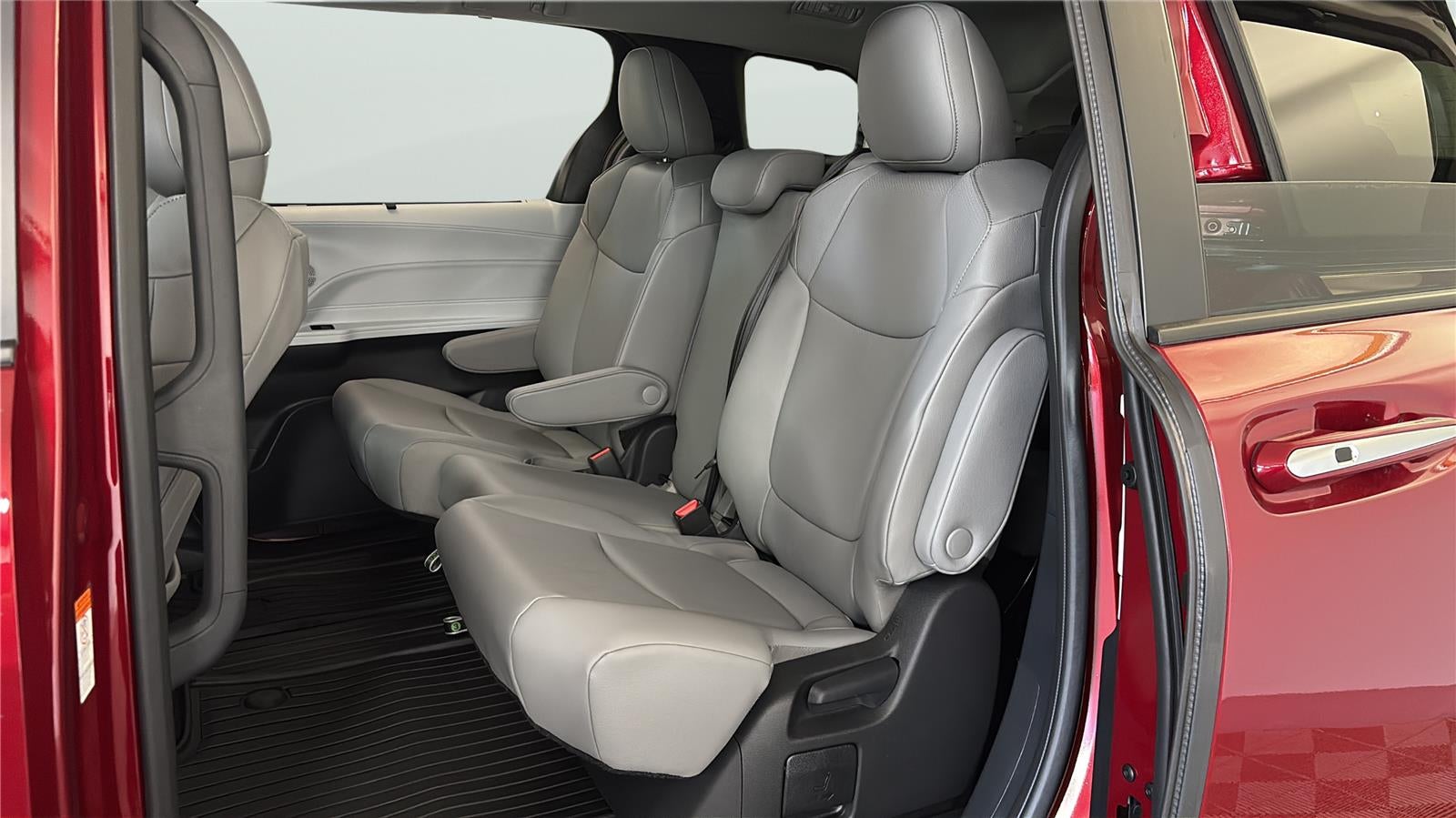 2026 Toyota Sienna XLE 8-Passenger