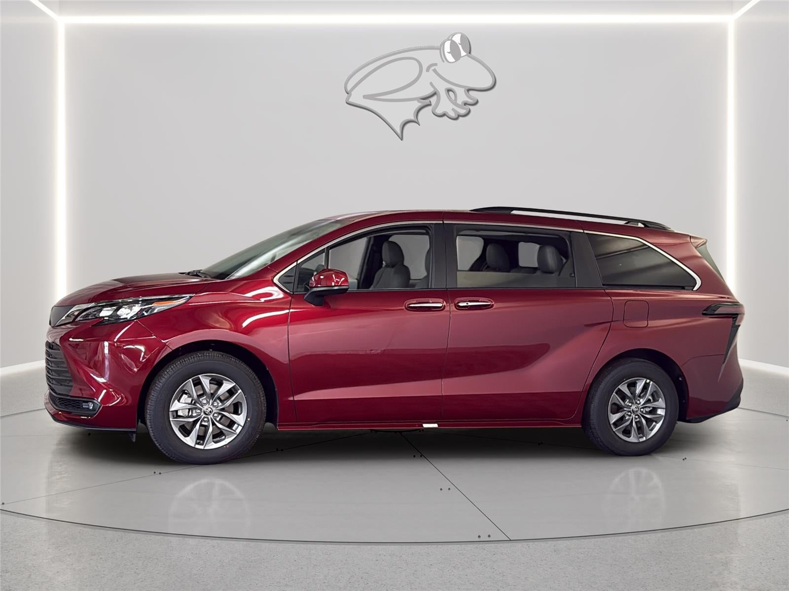 2026 Toyota Sienna XLE 8-Passenger