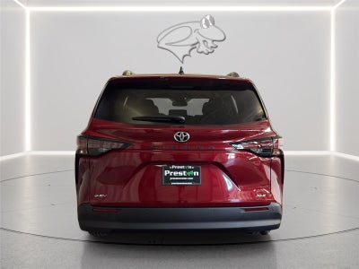 2026 Toyota Sienna XLE 8-Passenger