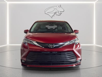 2026 Toyota Sienna XLE 8-Passenger