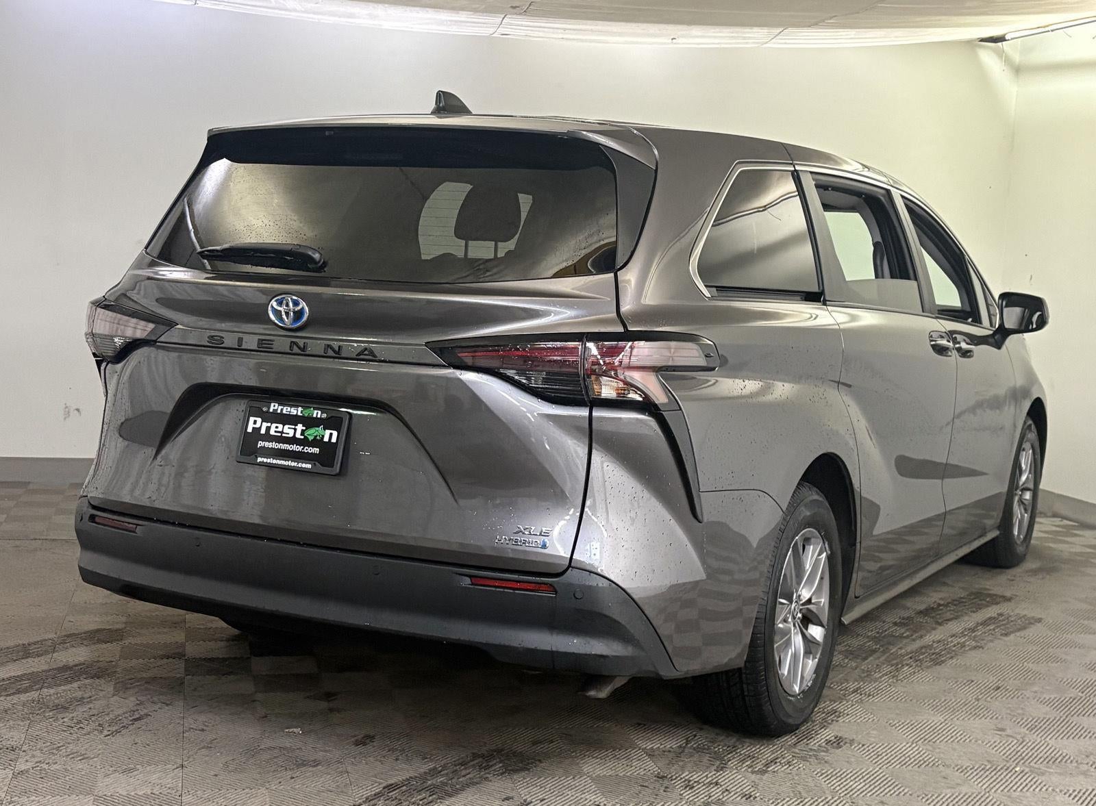 2024 Toyota SIENNA XLE XLE 8-Passenger