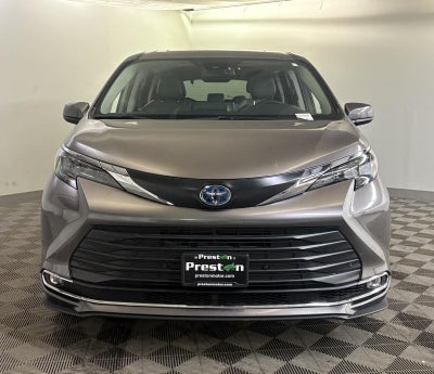 2024 Toyota SIENNA XLE XLE 8-Passenger