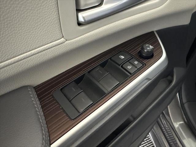 2024 Toyota SIENNA XLE XLE 8-Passenger