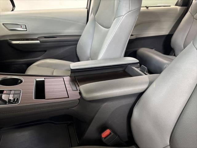 2024 Toyota SIENNA XLE XLE 8-Passenger