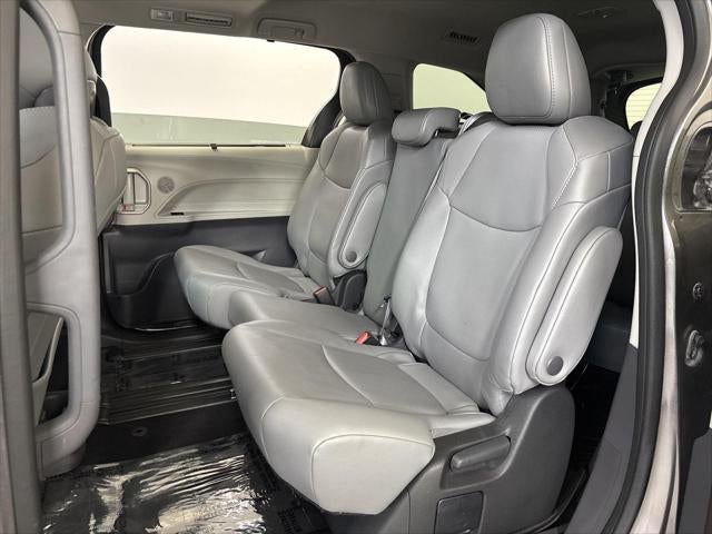 2024 Toyota SIENNA XLE XLE 8-Passenger