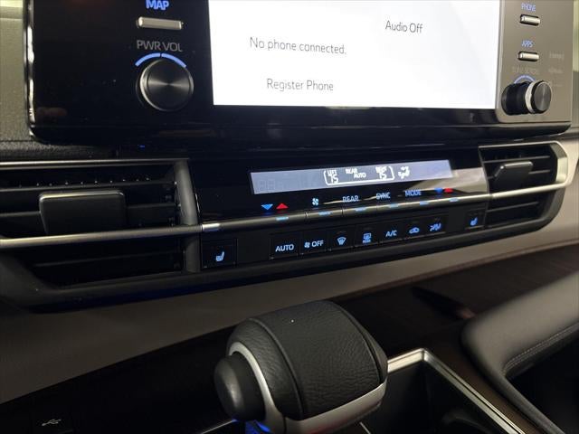 2024 Toyota SIENNA XLE XLE 8-Passenger