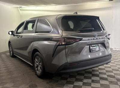 2024 Toyota SIENNA XLE XLE 8-Passenger