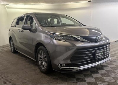 2024 Toyota SIENNA XLE XLE 8-Passenger