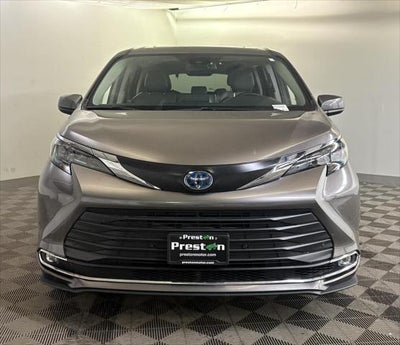 2024 Toyota SIENNA XLE XLE 8-Passenger