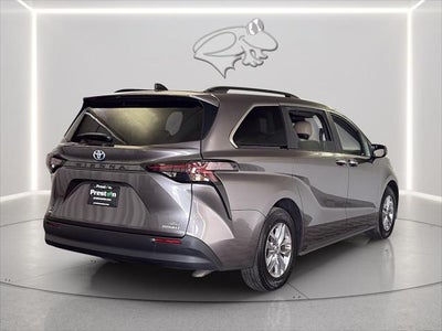2024 Toyota Sienna XLE