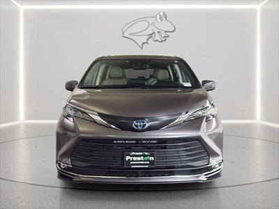 2024 Toyota Sienna XLE