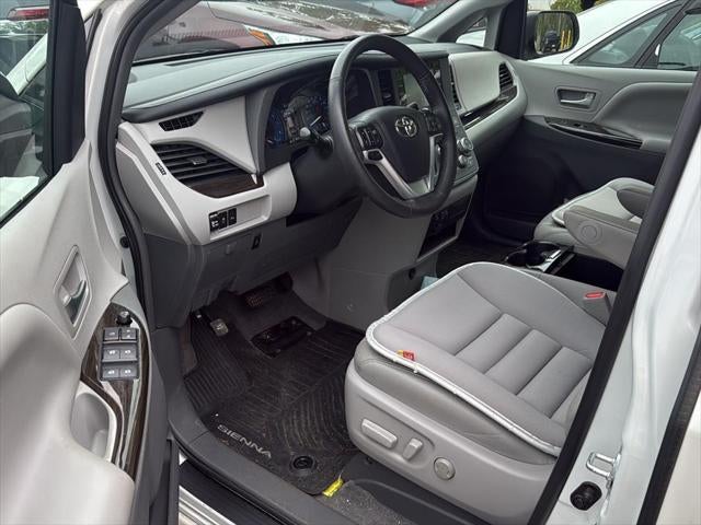 2018 Toyota SIENNA XLE 3.5L XLE