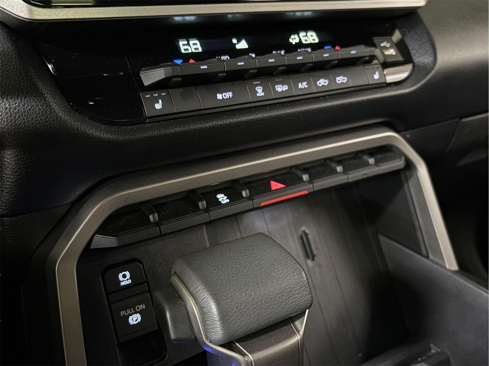 2025 Toyota TUNDRA 4X4 SR5