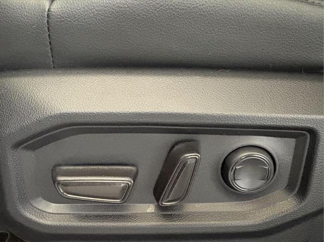 2025 Toyota TUNDRA 4X4 SR5