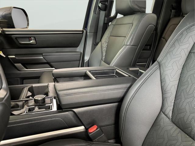 2025 Toyota TUNDRA 4X4 SR5