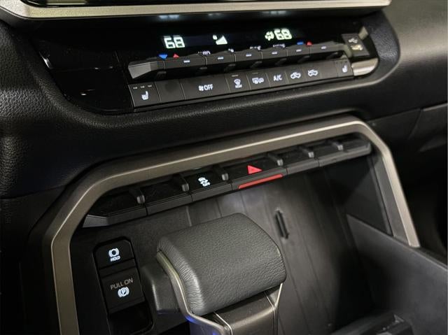 2025 Toyota TUNDRA 4X4 SR5