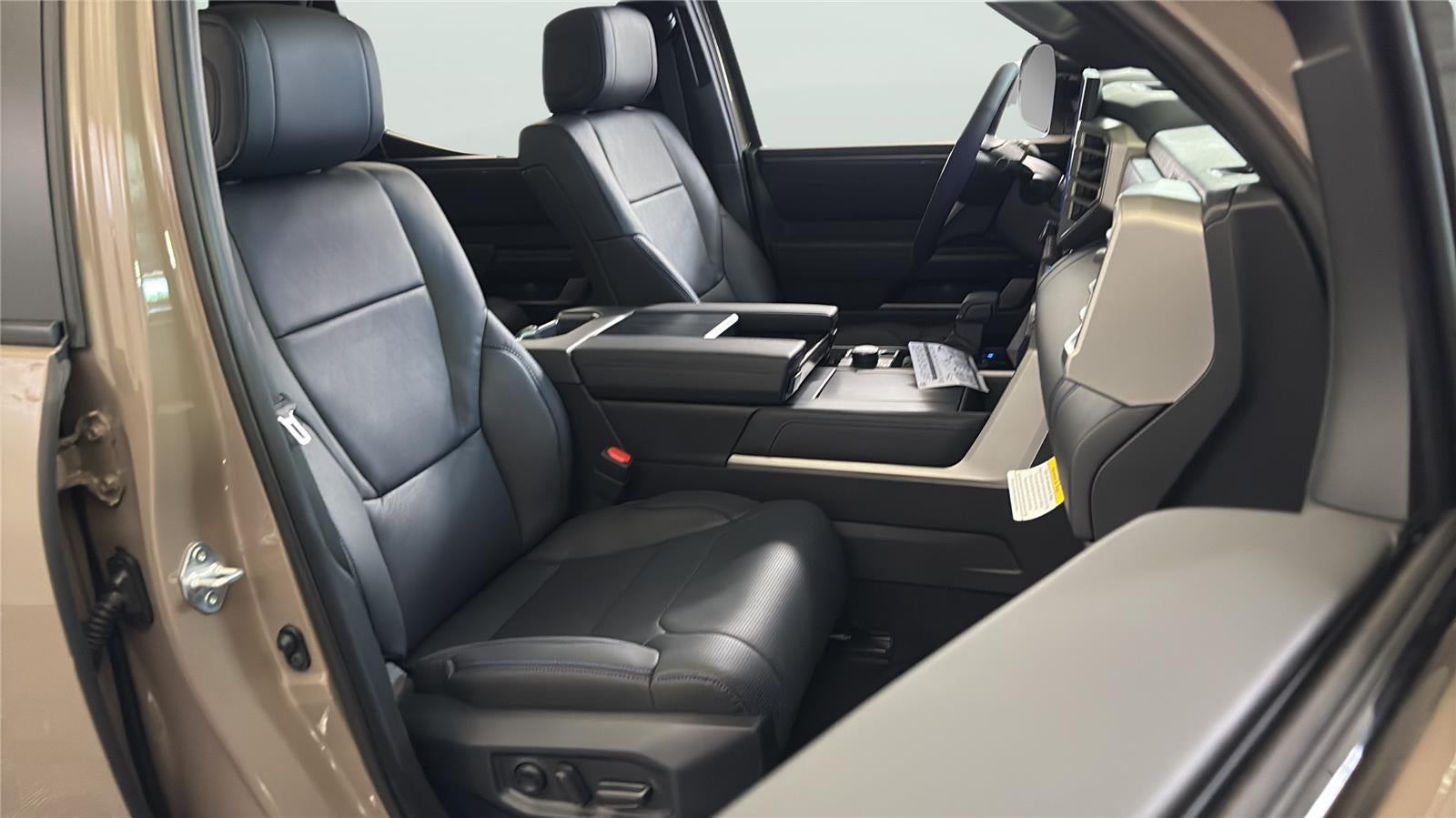 2026 Toyota Tundra i-FORCE MAX Platinum i-FORCE MAX
