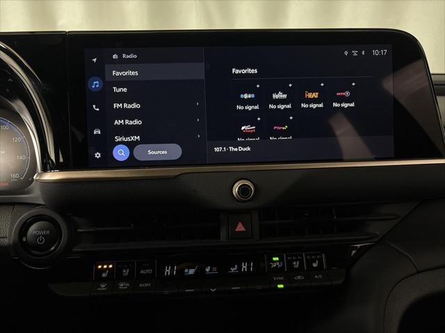 2025 Toyota CROWN SIGNIA XLE