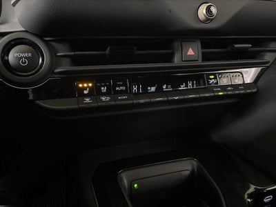 2025 Toyota CROWN SIGNIA XLE