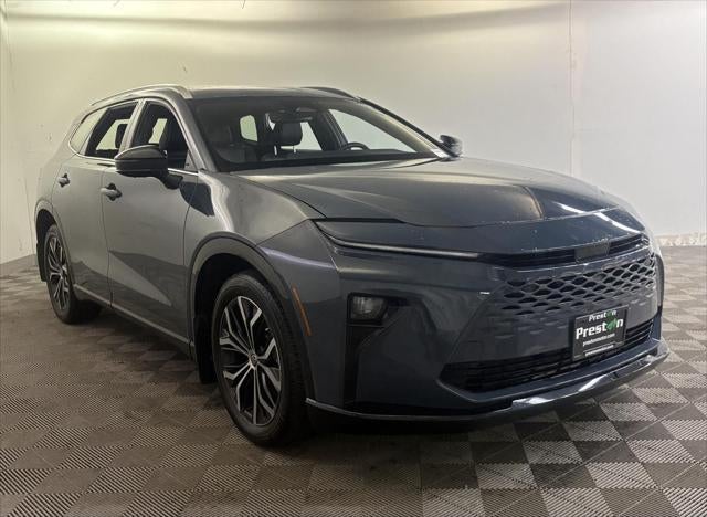 2025 Toyota CROWN SIGNIA XLE