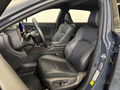 2025 Toyota CROWN SIGNIA XLE