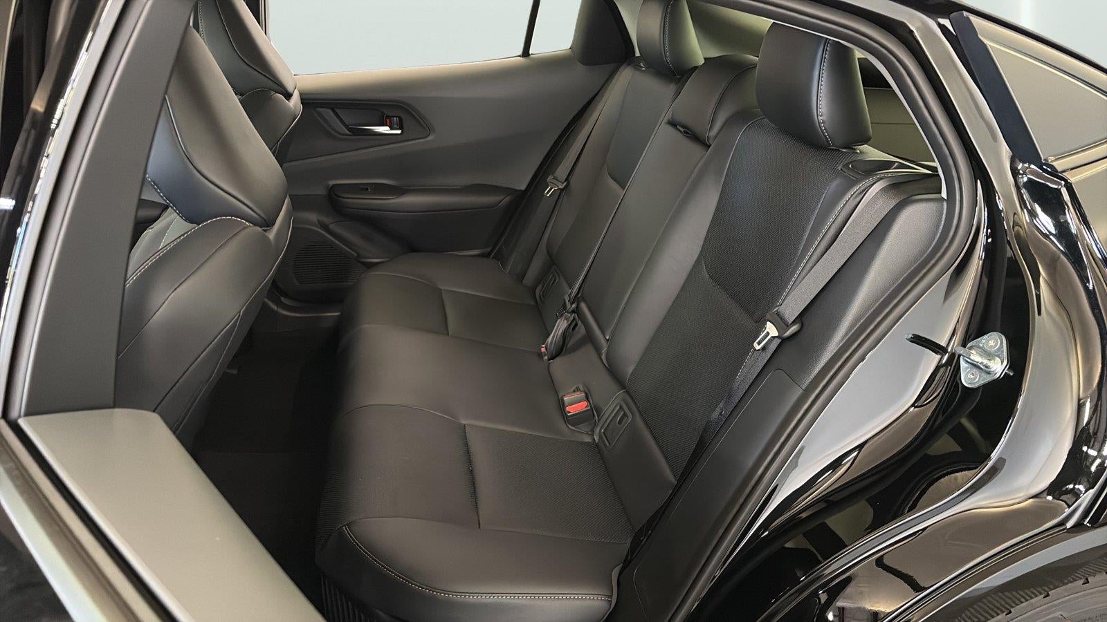 2027 Toyota Prius Xle DG,EE,FE,SR