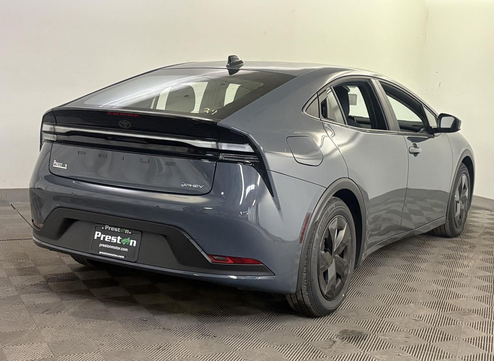 2026 Toyota Prius Plug-in Hybrid SE