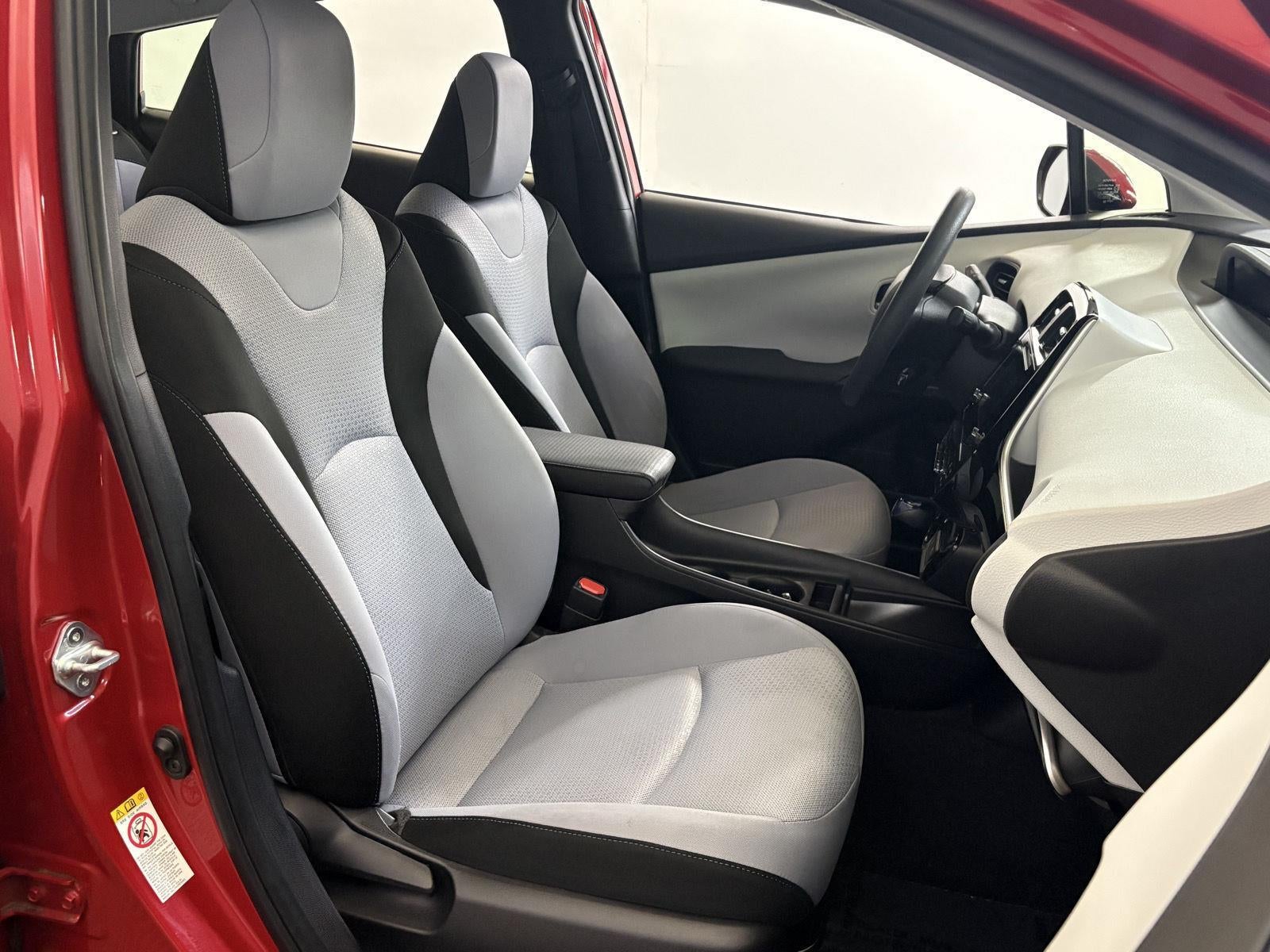 2019 Toyota PRIUS LE