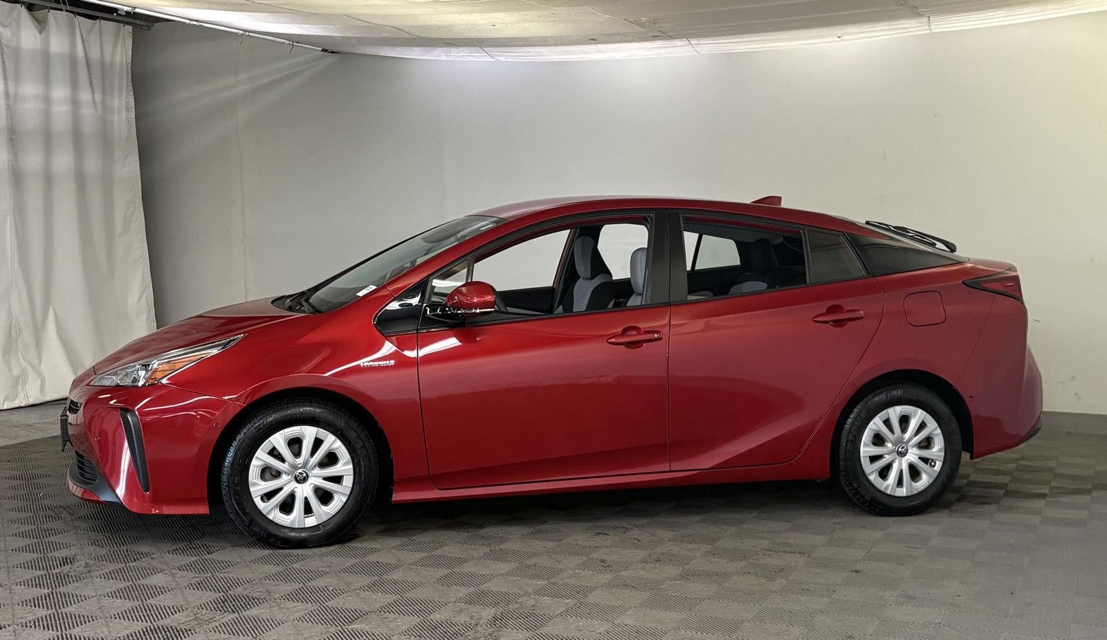 2019 Toyota PRIUS LE