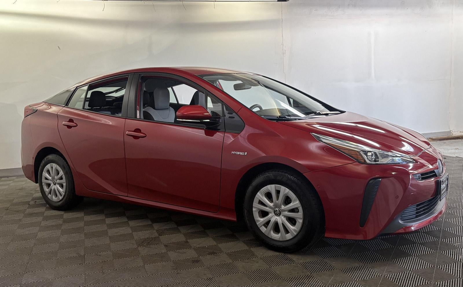 2019 Toyota PRIUS LE