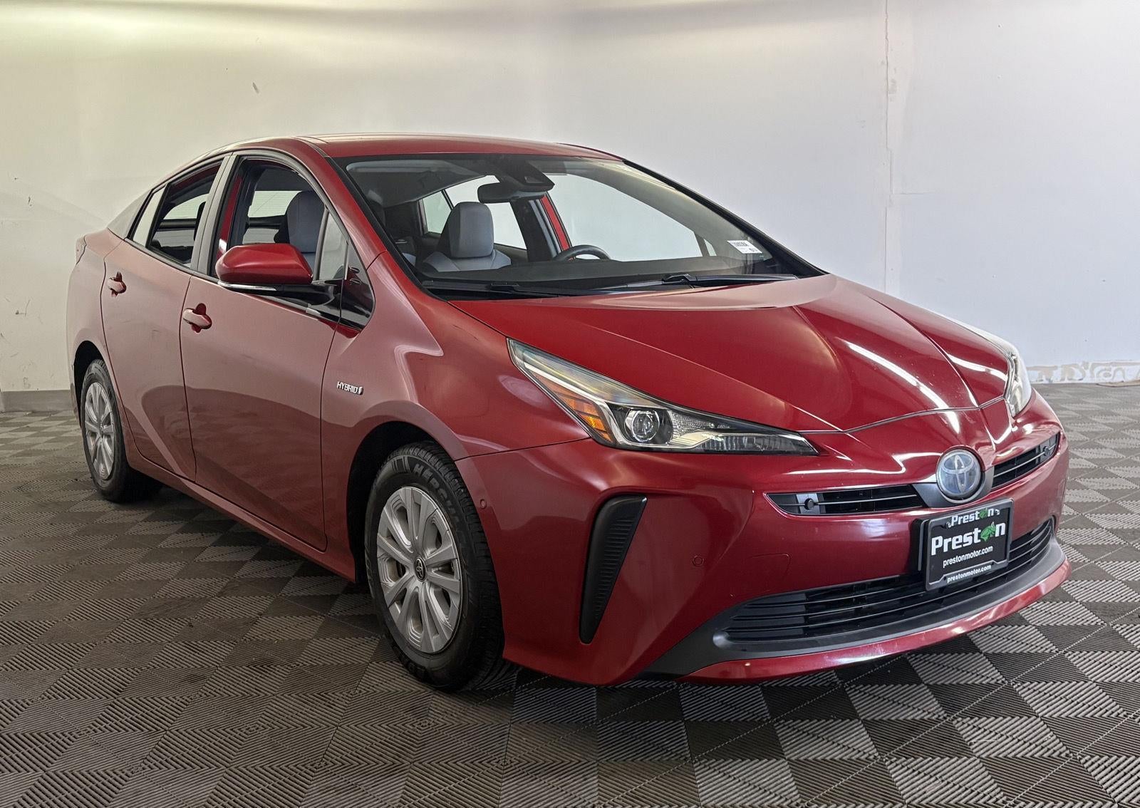 2019 Toyota PRIUS LE