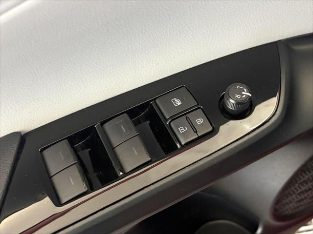 2019 Toyota PRIUS LE