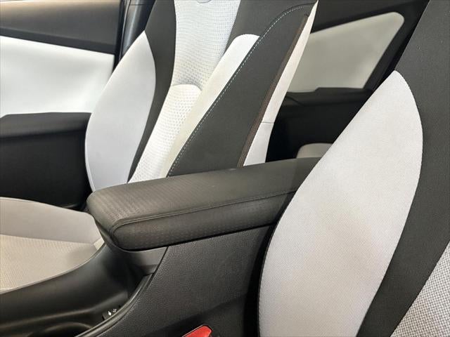 2019 Toyota PRIUS LE