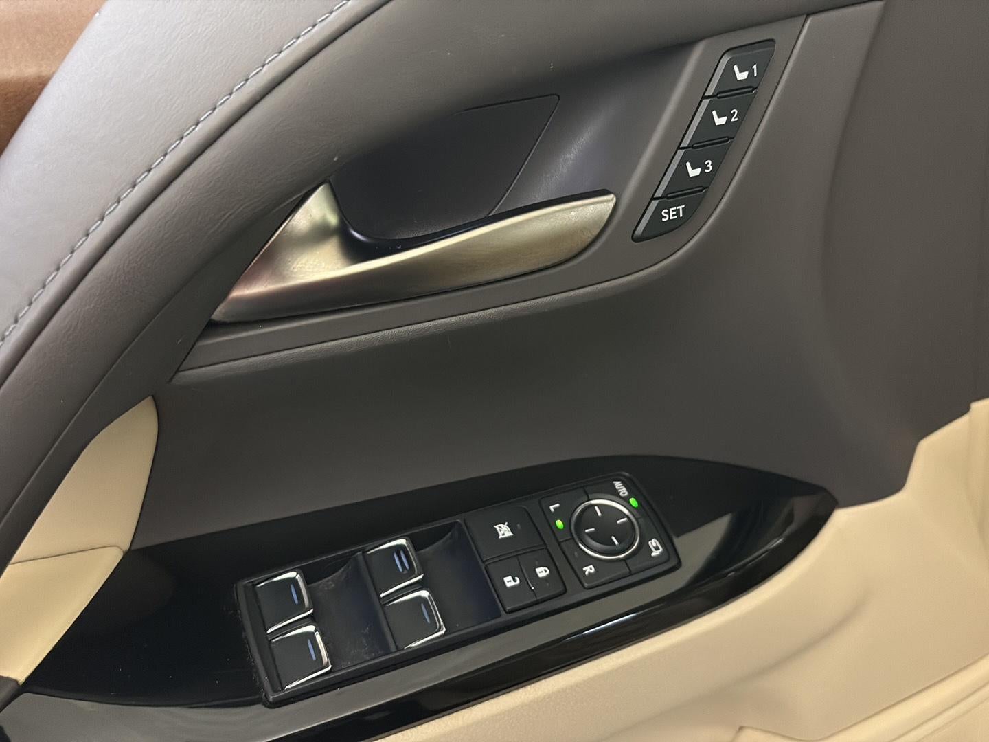 2016 Lexus LX 570 Base