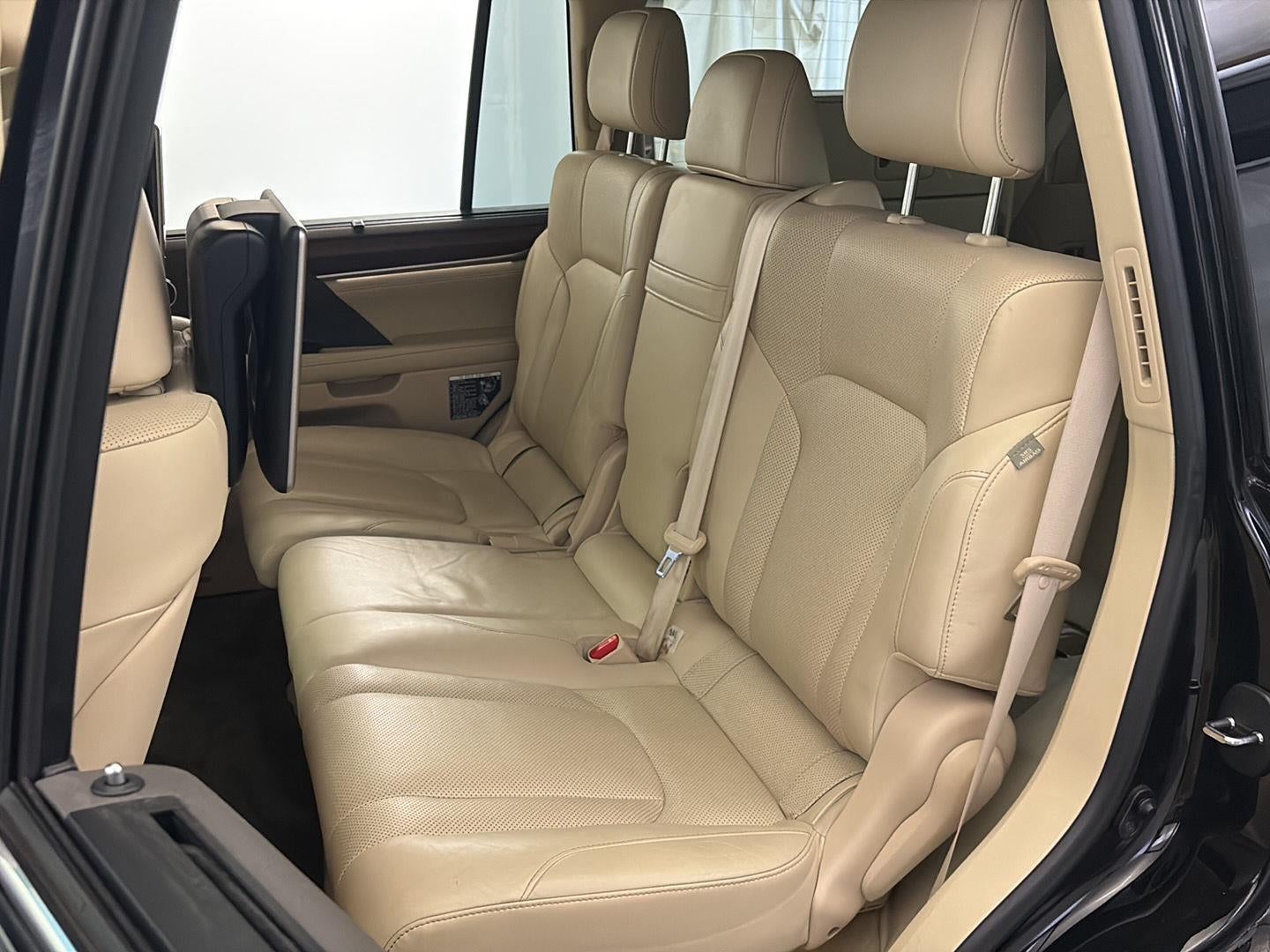 2016 Lexus LX 570 Base