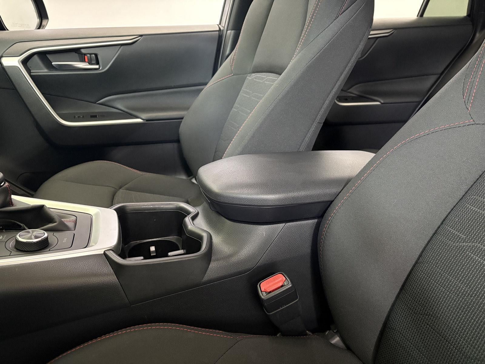 2025 Toyota RAV4 SE AWD SE