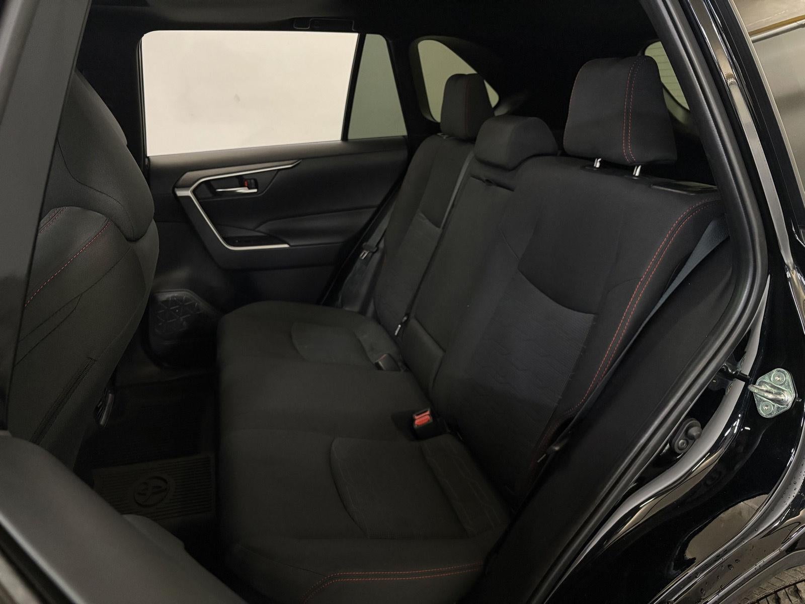 2025 Toyota RAV4 SE AWD SE