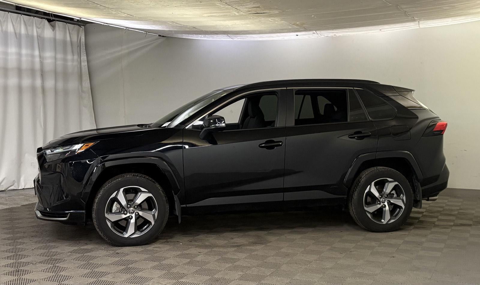 2025 Toyota RAV4 SE AWD SE