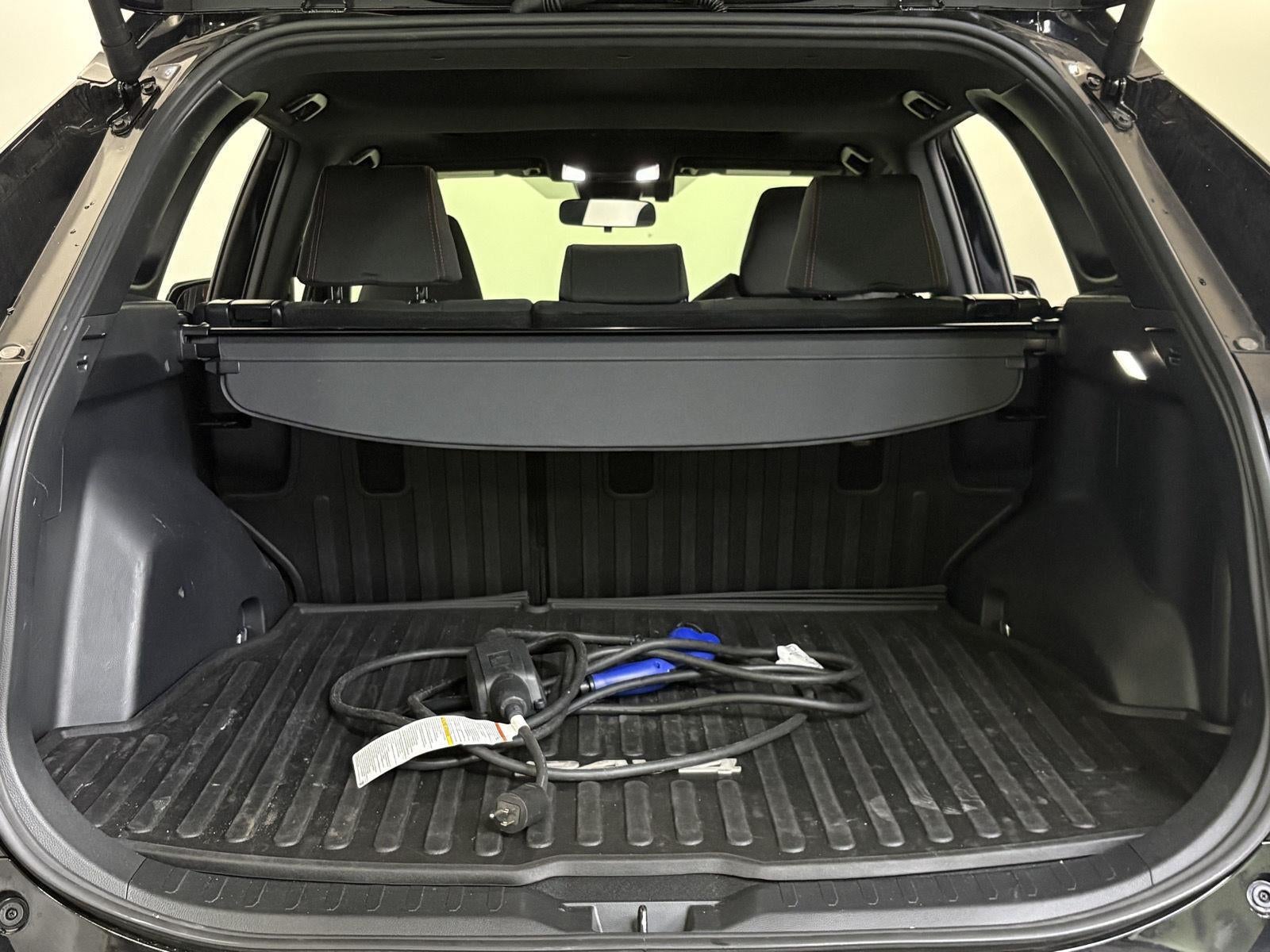 2025 Toyota RAV4 SE AWD SE