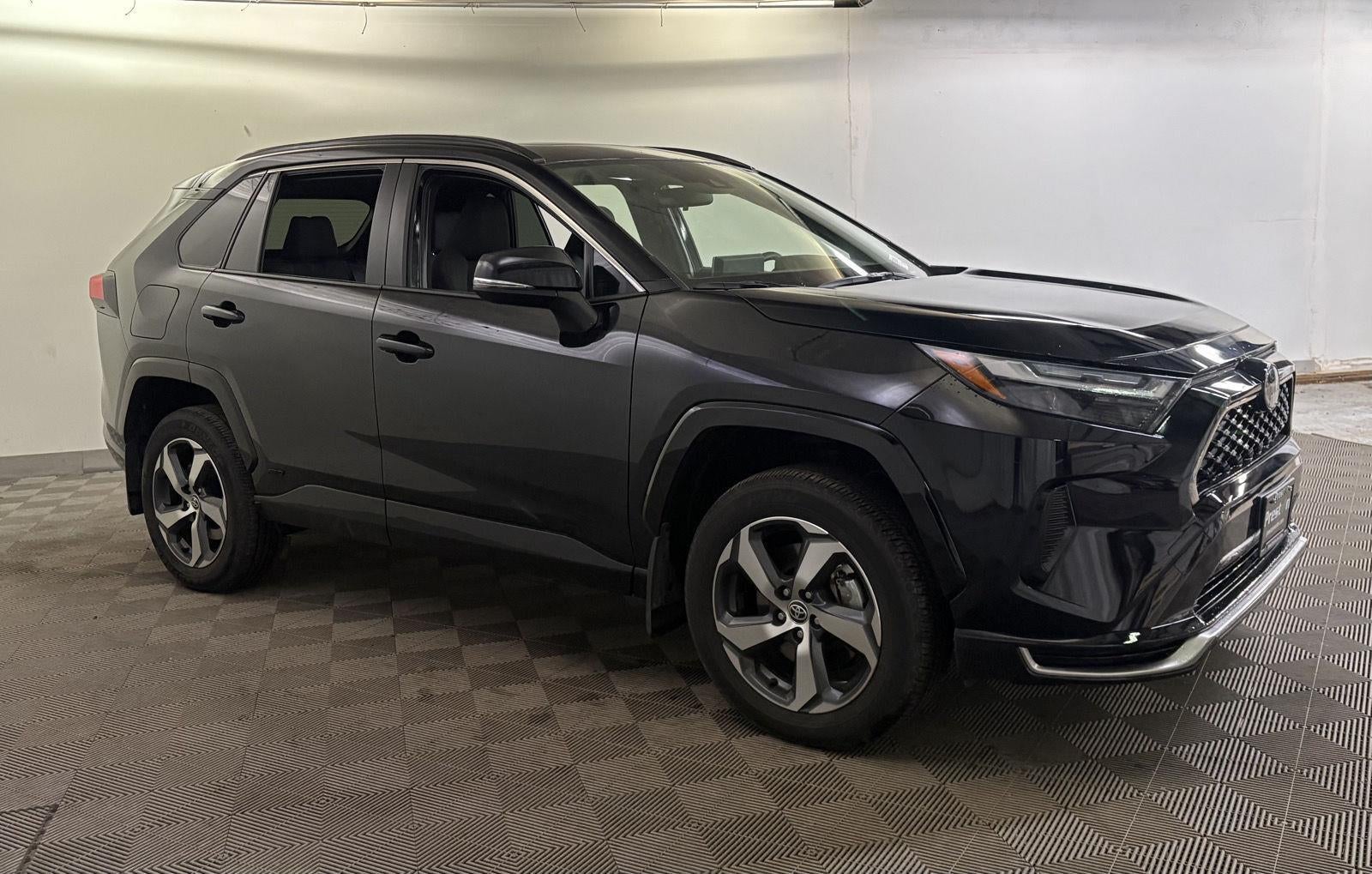 2025 Toyota RAV4 SE AWD SE