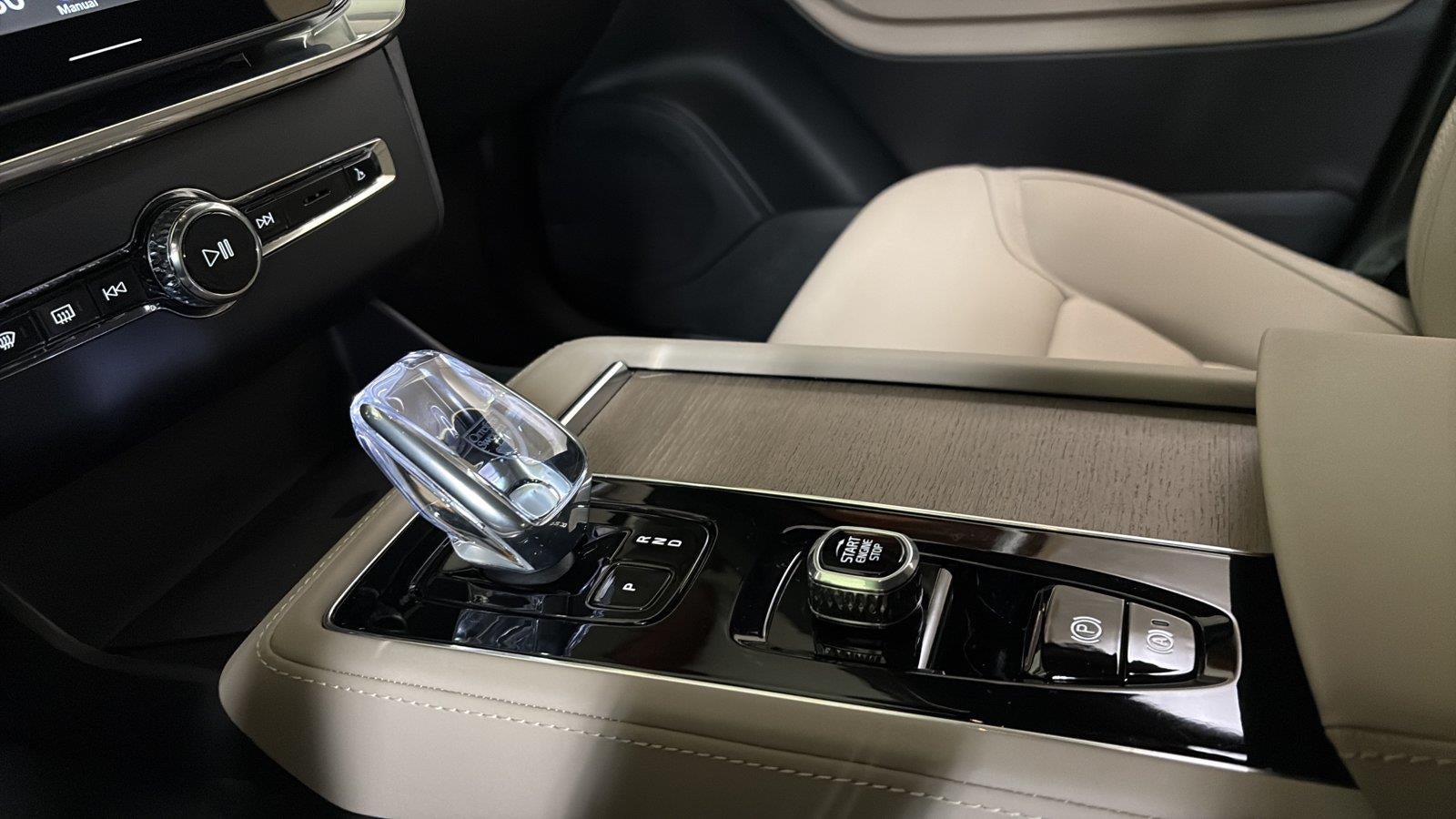 2025 Volvo XC90 Plus