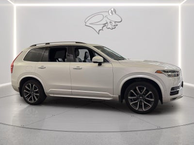 2017 Volvo XC90 Momentum