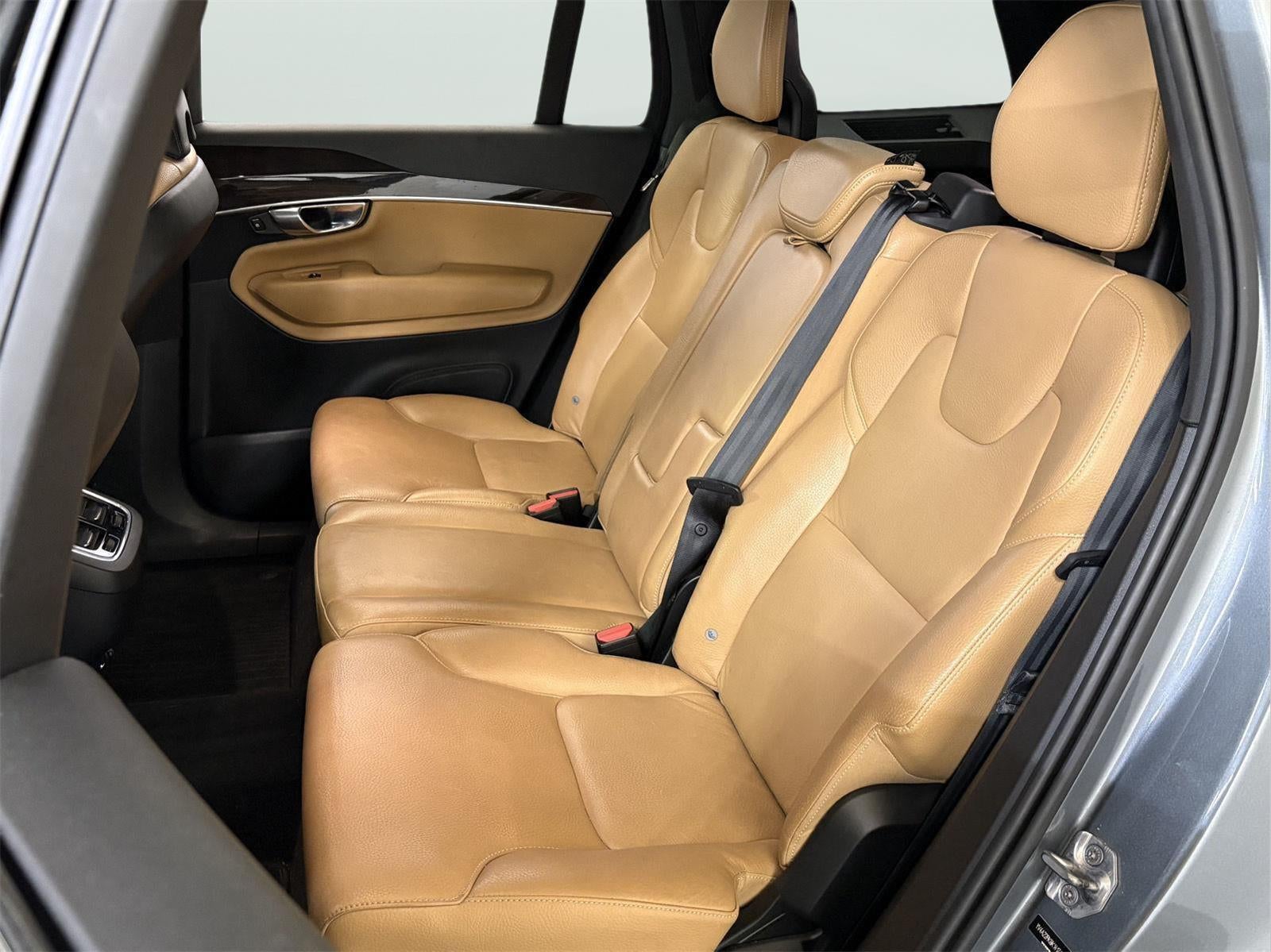 2019 Volvo XC90 Momentum