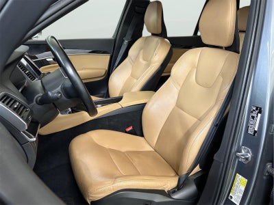 2019 Volvo XC90 Momentum