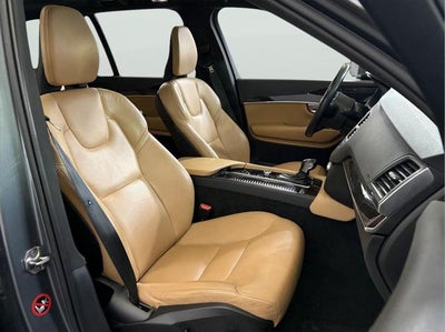 2019 Volvo XC90 Momentum